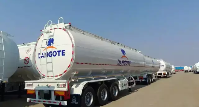 Dangote Refinery Cut Petrol Price To N820/Litre Dangote Refinery Cut Petrol Price To N820/Litre