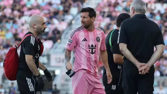 Messi Sidelined Indefinitely Following Muscle Injury Messi Sidelined Indefinitely Following Muscle Injury