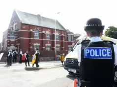 Britain Suspends Refugees’ Family Reunion Applications Britain Suspends Refugees’ Family Reunion Applications