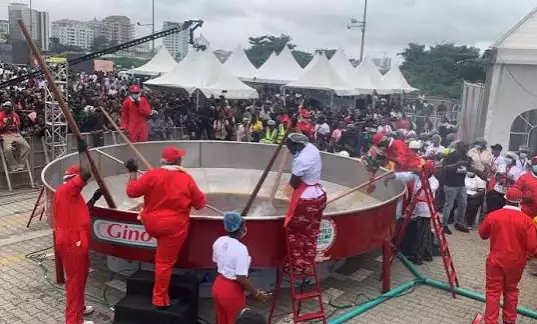 “My Record-breaking Jollof Pot Not For Sale” — Hilda Bassey "My Record-breaking Jollof Pot Not For Sale" — Hilda Bassey