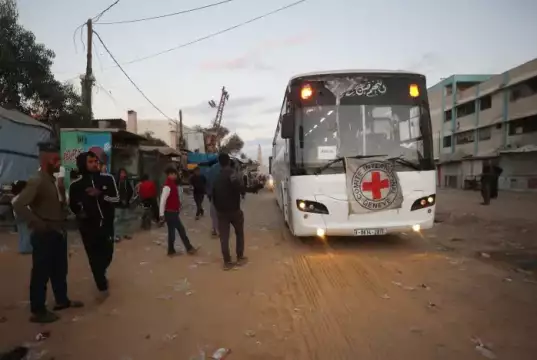 Hamas Hands Over 7 Surviving Israeli Hostages To Red Cross Hamas Hands Over 7 Surviving Israeli Hostages To Red Cross