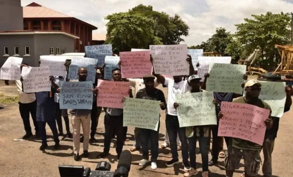 Ebonyi Youths Issue 24-Hour Ultimatum To Rufai, Demand Apology To Umahi Over Arise TV Clash Ebonyi Youths Issue 24-Hour Ultimatum To Rufai, Demand Apology To Umahi Over Arise TV Clash