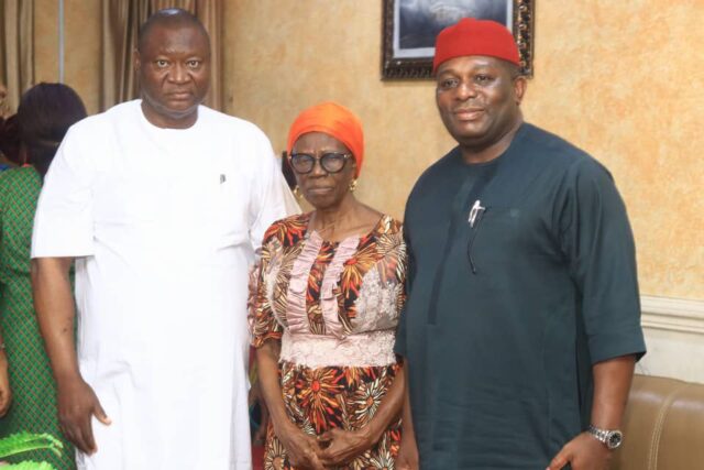 Mascot Uzor-Kalu Visits Family Of Late Rev. Dr. Uma Ukpai In Uyo (Photos) Mascot Uzor-Kalu Visits Family Of Late Rev. Dr. Uma Ukpai In Uyo (Photos)