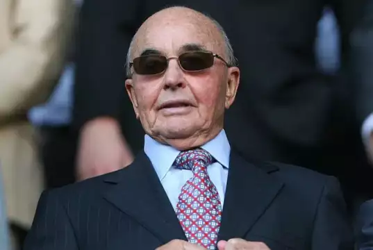 Trump Exonerates Former Tottenham Owner Joe Lewis Trump Exonerates Former Tottenham Owner Joe Lewis
