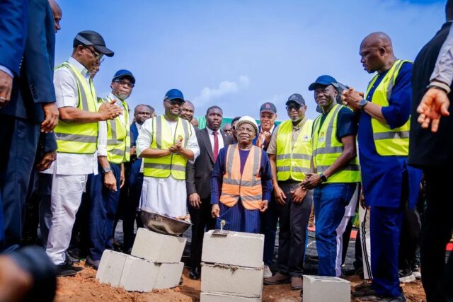 Otti Flags Off Construction Of 15MVA Injection Substations To Transform Power Supply In Umuahia Otti Flags Off Construction Of 15MVA Injection Substations To Transform Power Supply In Umuahia