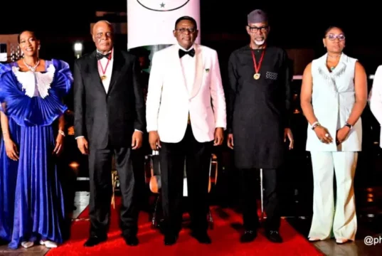 “Cross River Lights Up 20th Carnival Calabar As Governor Otu Flags Off Historic Anniversary Edition” “Cross River Lights Up 20th Carnival Calabar As Governor Otu Flags Off Historic Anniversary Edition”