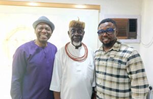 Eze Nwokenna Visits Hon. Chinasa Abiola, Gives Royal Blessing, Urges More Commitment To Service (Video) Eze Nwokenna Visits Hon. Chinasa Abiola, Gives Royal Blessing, Urges More Commitment To Service