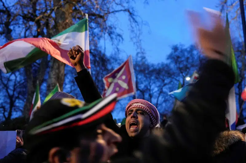 Iran To Target US Military, Shipping If Attacked Iran To Target US Military, Shipping If Attacked