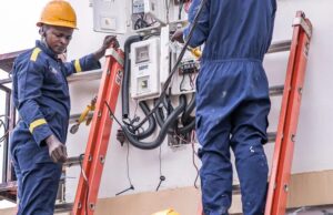 FG Bans DisCos, Installers From Charging For Electricity Meters, Warns of Prosecution FG Bans DisCos, Installers From Charging For Electricity Meters, Warns of Prosecution