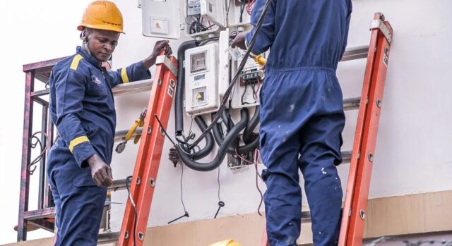 FG Bans DisCos, Installers From Charging For Electricity Meters, Warns of Prosecution FG Bans DisCos, Installers From Charging For Electricity Meters, Warns of Prosecution