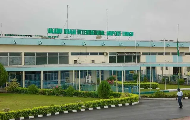 FG Signs Concession Agreement For Enugu Airport FG Signs Concession Agreement For Enugu Airport