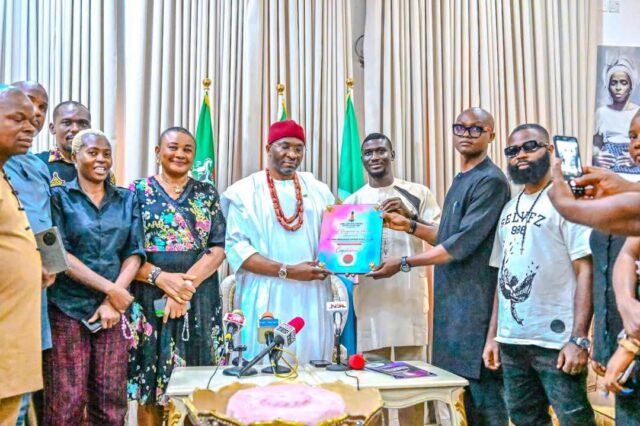 OMPAN Presents Patron Award Plaque To Deputy Speaker Benjamin Kalu OMPAN Presents Patron Award Plaque to Deputy Speaker Benjamin Kalu