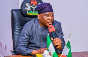 Adamawa: Gov. Fintiri Dumps PDP, Joins APC Adamawa: Gov. Fintiri Dumps PDP, Joins APC