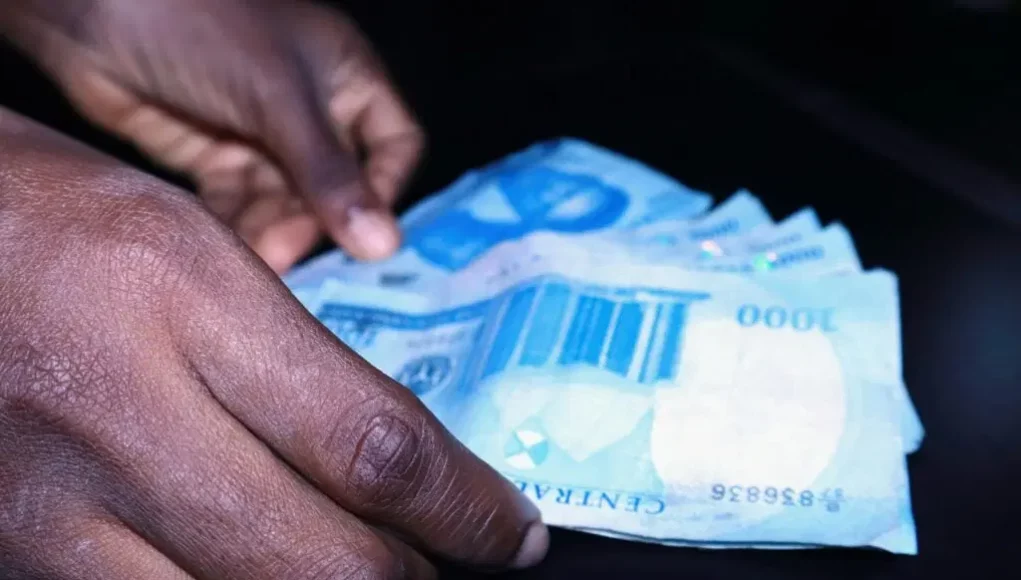 Naira Rises To N1,393/$ In Parallel Market