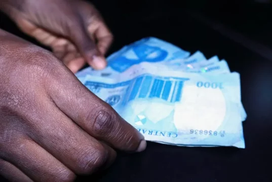Naira Rises To N1,393/$ In Parallel Market Naira Rises To N1,393/$ In Parallel Market