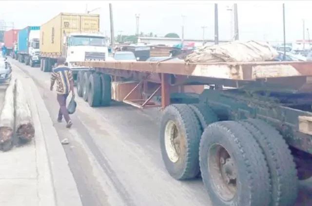 NPA, NIMASA, Others Watch As Tankers Shut Down Mile 2-Apapa Expressway NPA, NIMASA, Others Watch As Tankers Shut Down Mile 2-Apapa Expressway