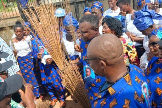 Over 500 L&B Foundation Members Defect From LP, NDC To APC In Abia Over 500 L&B Foundation Members Defect From LP, NDC To APC In Abia
