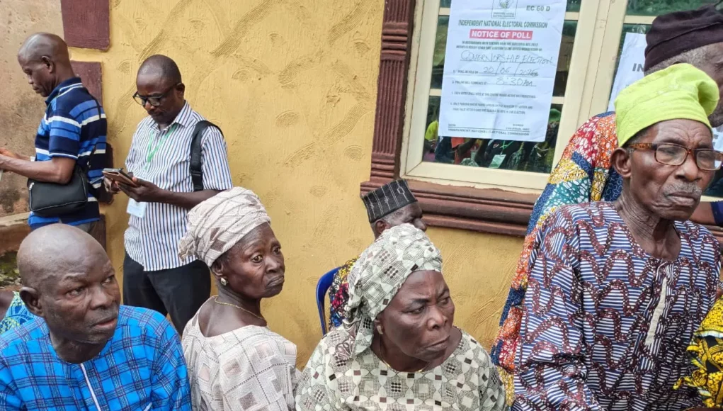 Photos: PDP Candidate Arrives Polling Unit As Elderly Voters Await Accreditation In Ikere Ekiti