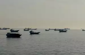 US Forces Board Ship To Ensure ‘Compliance’ With Iran Blockade US Forces Board Ship To Ensure ‘Compliance’ With Iran Blockade