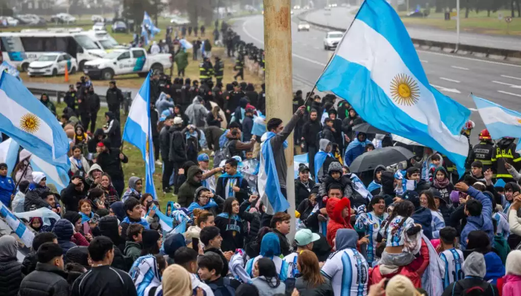 AFP__20260720__C2PC9BY__v1__MidRes__ArgentinaFblWc2026Fans Argentina Squad Returns, Without Messi, After World Cup Final Loss