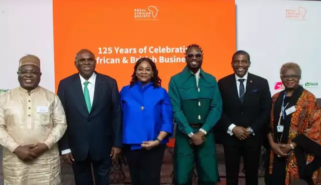 D’banj Becomes First Nigerian Entertainer To Ring London Stock Exchange Closing Bell D’banj Becomes First Nigerian Entertainer To Ring London Stock Exchange Closing Bell