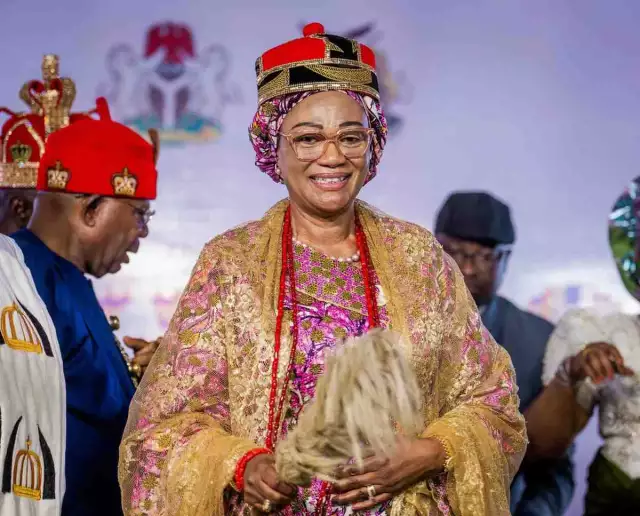 President Tinubu’s Wife Donates N2bn To Boost Akwete Fabric Production, Receives Traditional Title In Abia | VIDEO President Tinubu's Wife Donates N2bn To Boost Akwete Fabric Production, Receives Traditional Title In Abia | VIDEO