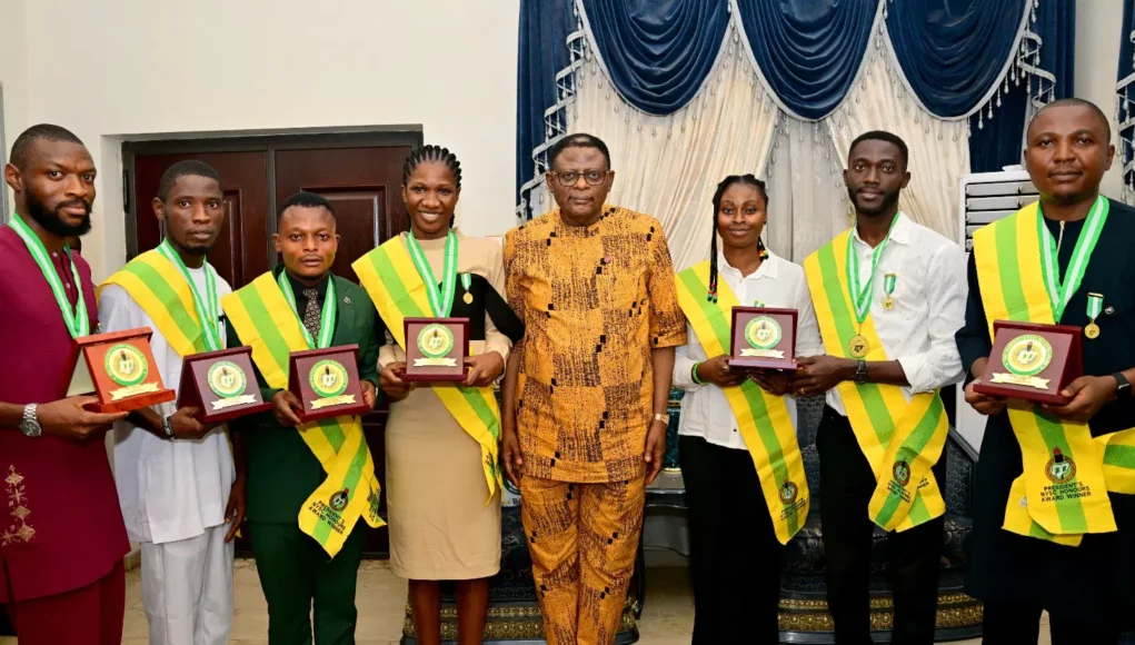 Otu Gov. Otu Offers Automatic Employment To Seven Outstanding Corps Members