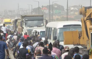 Kara Bridge Repairs: Gridlock Shuts Down Lagos, Jerks Up Transport Fares Kara Bridge Repairs: Gridlock Shuts Down Lagos, Jerks Up Transport Fares