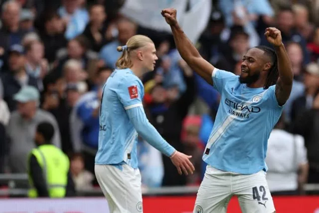 Man-City Edge Sunderland 5-3, Places First Above Arsenal Man-City Edge Sunderland 5-3, Places First Above Arsenal