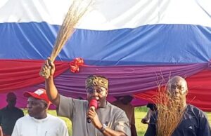 2027: Atuma Intensifies Osisioma Ngwa Ward-to-Ward Campaign, Welcomes Opposition Defectors, Promises Development 2027: Atuma Intensifies Osisioma Ngwa Ward-to-Ward Campaign, Welcomes Opposition Defectors, Promises Development