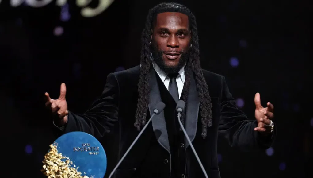 Video: Moment Burna Boy Presented Socrates Award To Arsenal’s Saka